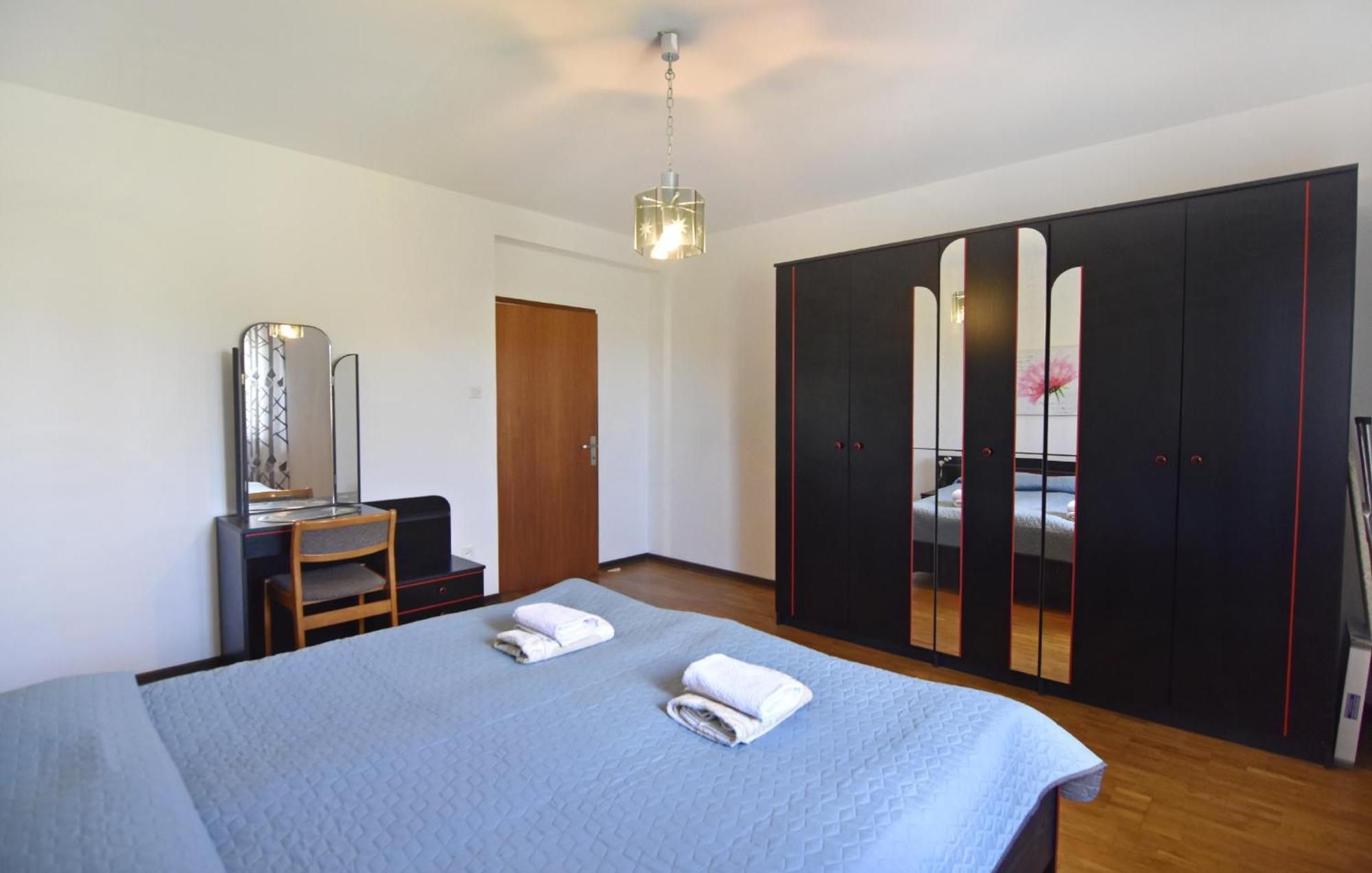 Apartman With A Parking Space - 22473 *