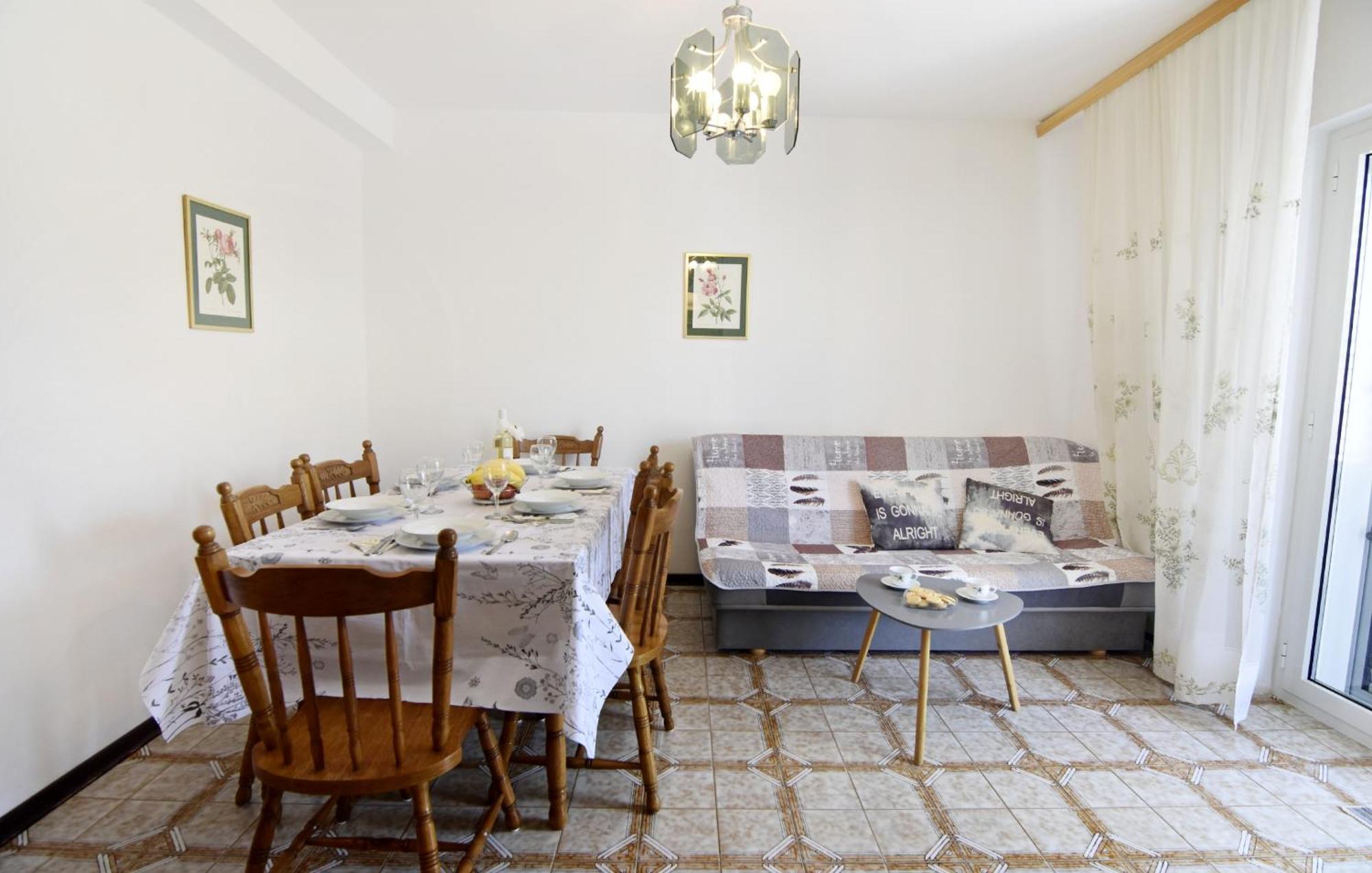 With A Parking Space - 22473 Apartman
